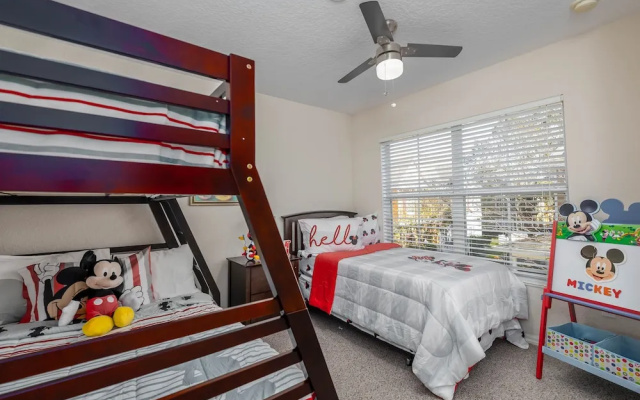 Fantastic Townhouse With a Themed Room Near Disney by Redawning