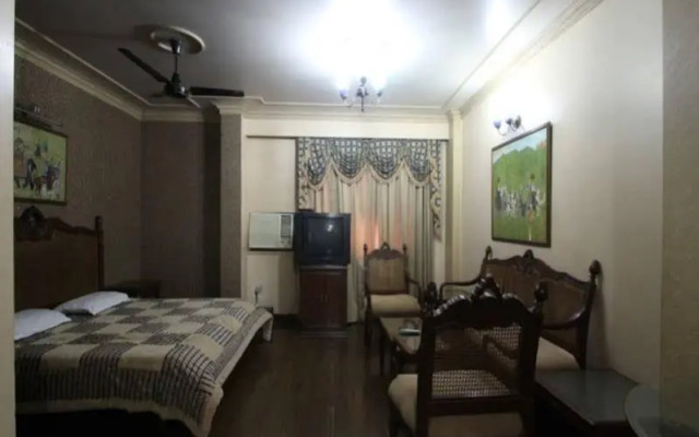 Hotel Red Castle
