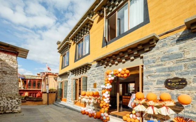 Litang Waiting for the Wind to Vacation (Letong Ancient Town Qianhu  Village Store) – Exterior – Litang
