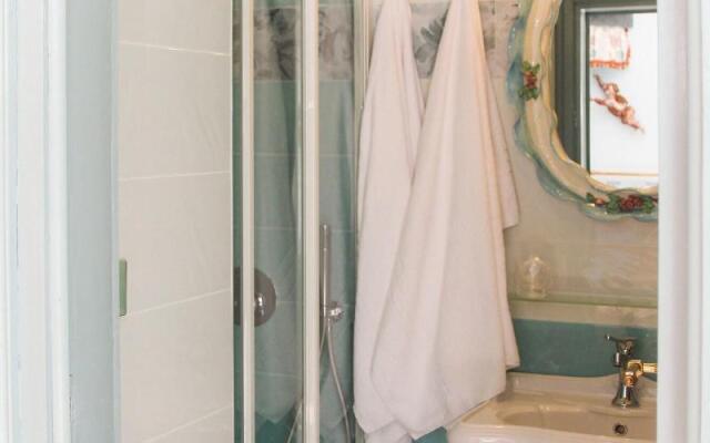 Alexander Art Nouveau Suites