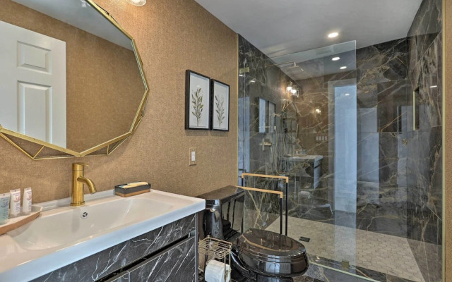 Upscale + Unique Townhome in University City!