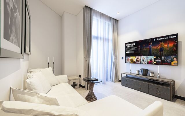 Waves - The Suite Dubai Luxury Waterfront Living