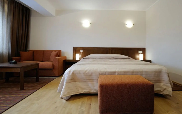 Smilen Hotel And Wellness