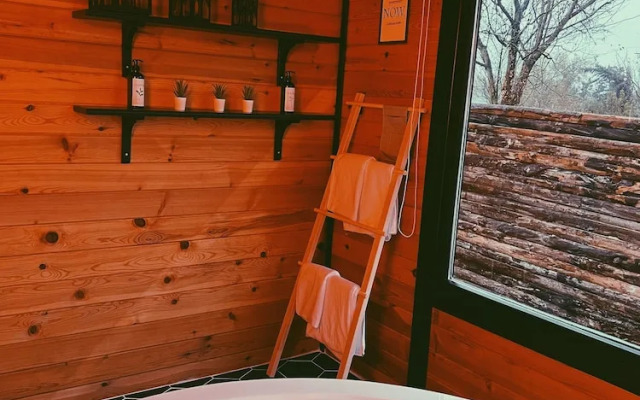Pentalow Cabin