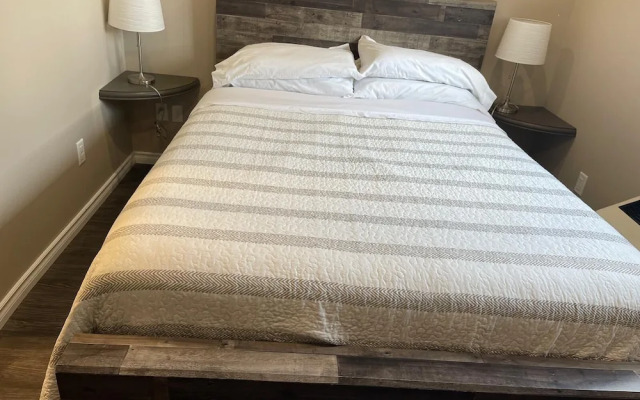 Timber Wolf Inn Motel