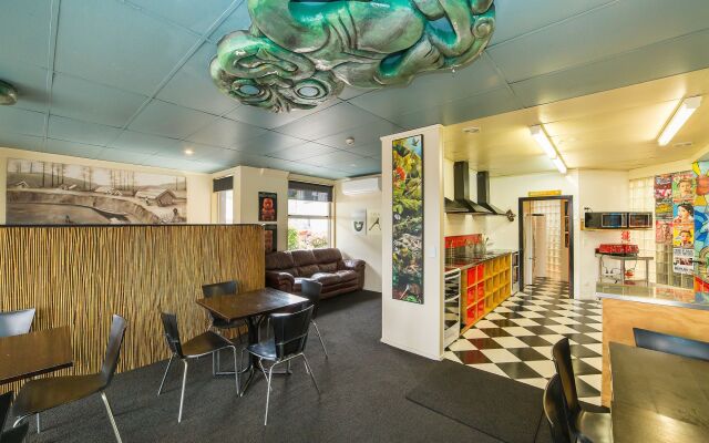 Tahuna Pod Hostel