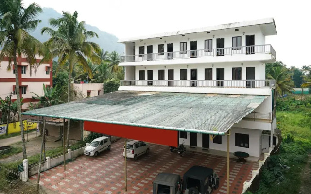 OYO 23388 Fathima Residency