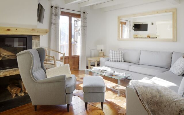 Esquiros by FeelFree Rentals