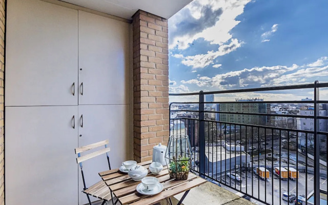 Deluxe Kensington Apartment With Balcony