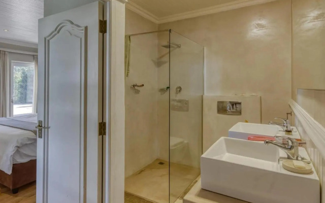 Explorer Guest House