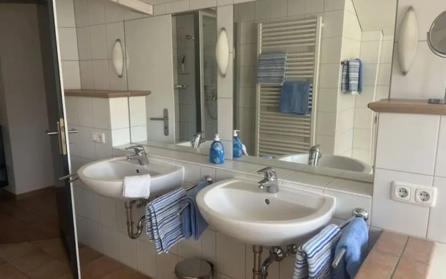 1 Porzig Modern Retreat