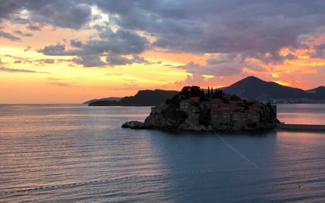 Sveti Stefan Beach Apartment