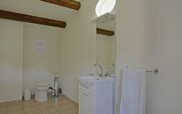 Beautiful Villa in Flaux With Swimming Pool