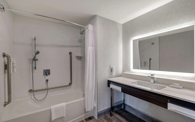 Hampton Inn & Suites by Hilton Burlington Toronto