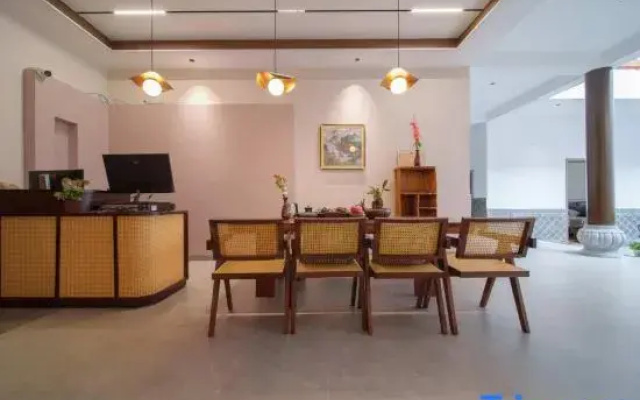 Jianshui Shaokang Zitao Chinese Inn (Zitao Street)