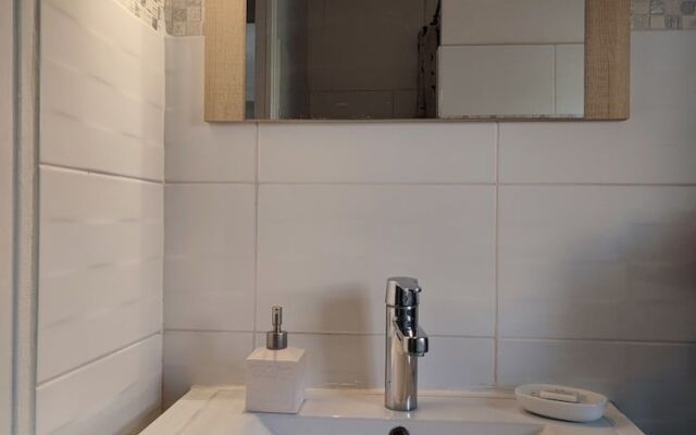 Alexandra Apartments