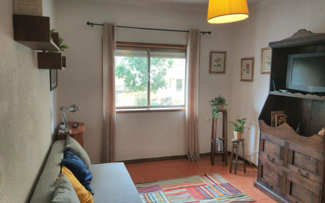 ! Free Parking Street ! Ground Floor with Washer!