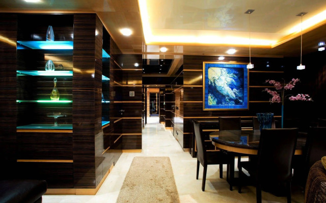 Lahoya Suites
