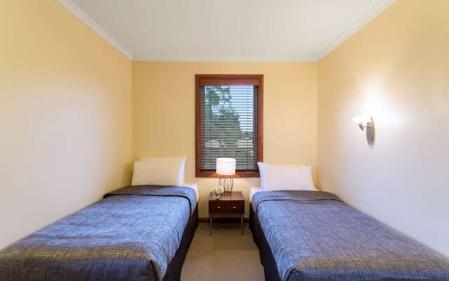 Best Western Colonial Village Motel