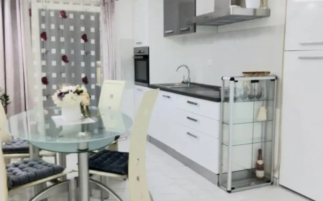 Trogir Downtown Apartments With Private Parking