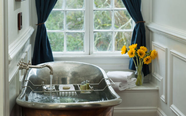 The Twelve Oaks Bed & Breakfast