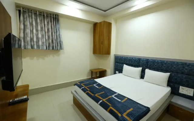 OYO 90380 Hotel Golden City