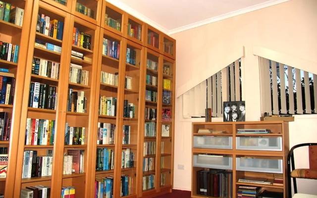 Forrester Court Clifftop Cottages