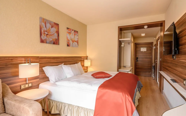 Sunday Schwarzbachtal Hideaway Resort