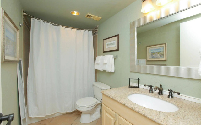 Beachside Towers at Sandestin by Panhandle Getaways