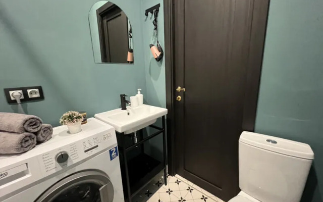 Диван и Чемодан на ул. Вокзальная магистраль, 2