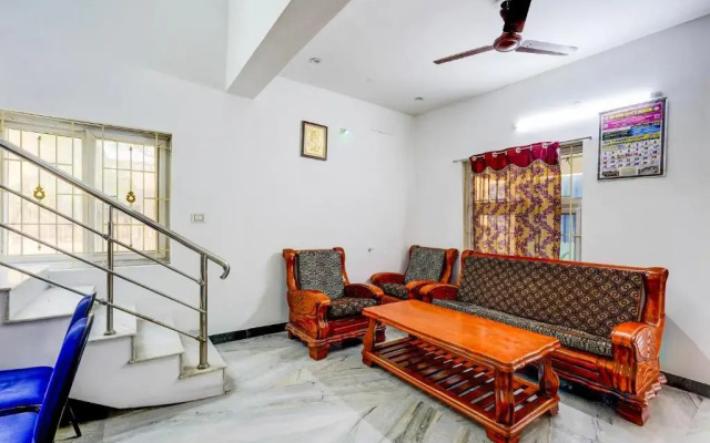 Leo's Home Stay by OYO Rooms