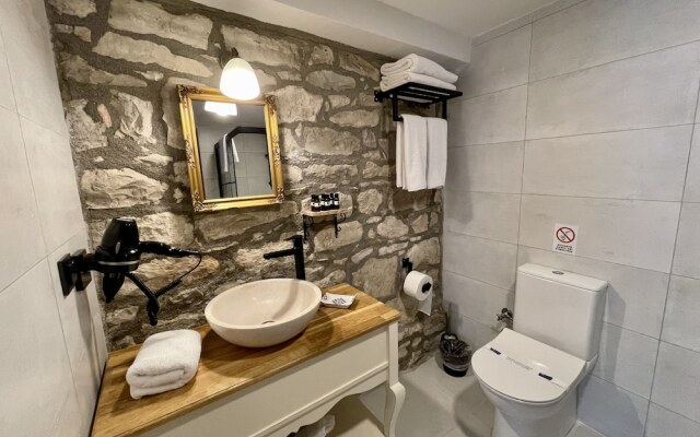 Urla Taş Konak Otel