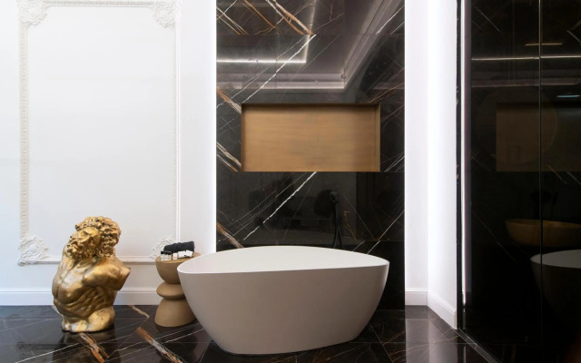 Antique Glam Apartment in Old Town Prague