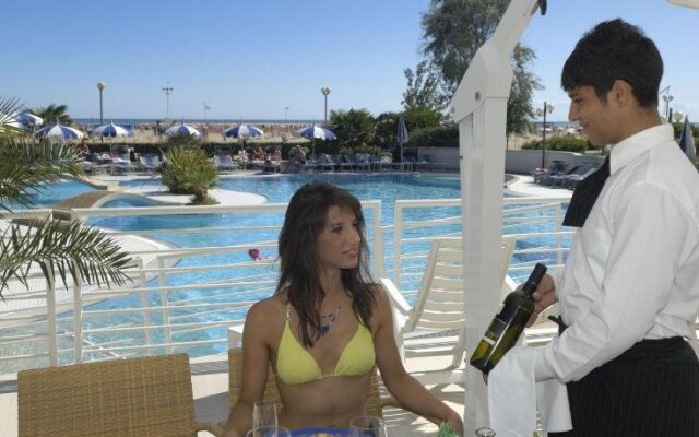 Majestic Beach Hotel & Wellness