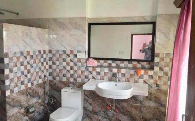 5BR entire house 1200 sqyd