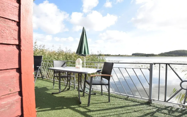 Bootshaus Direkt am See mit Eigenem Steg an der Ostsee