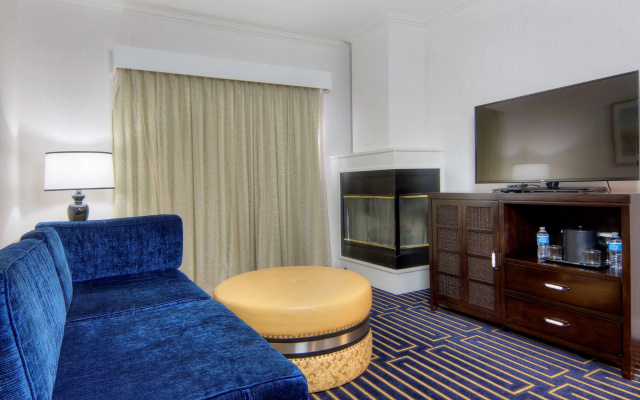 Best Western Plus Palm Court Hotel