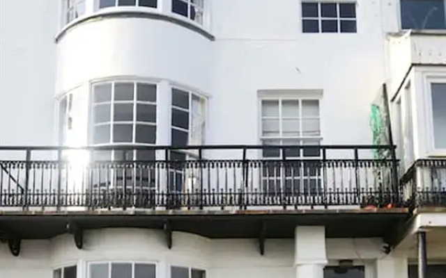Brighton Getaways-Channel View