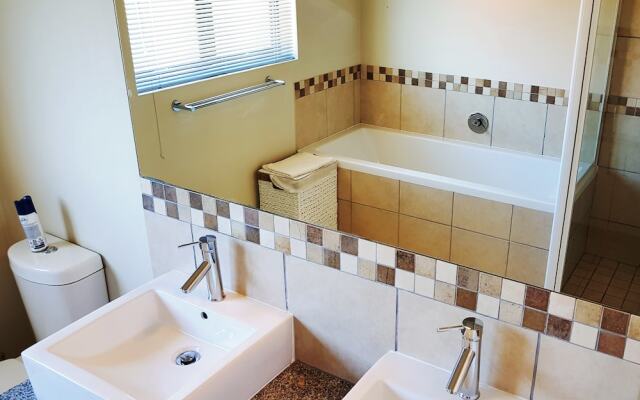 6 Nieuland 1053 Self catering