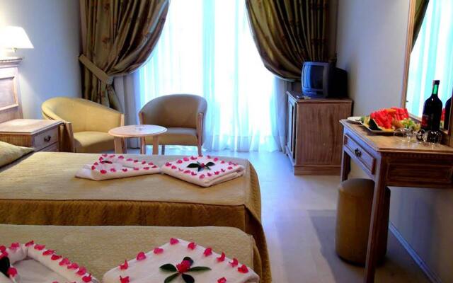 Dream Palace Hotel - Adults Only