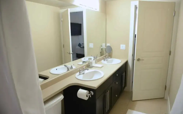 Osprey at Waterscapes by KelownaGo