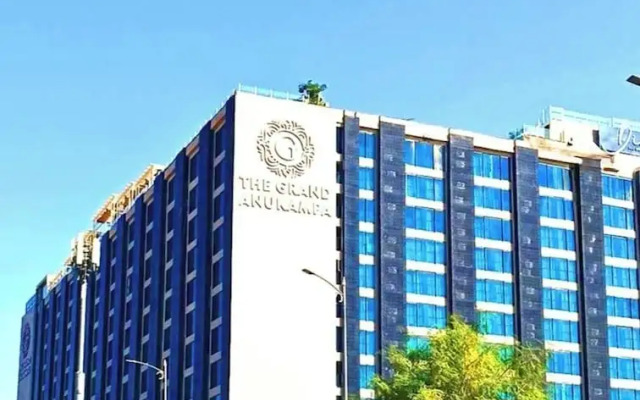 Skyline luxury in pink city