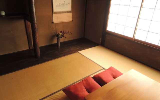 Kyoto Machiya Guesthouse Sanjojuku