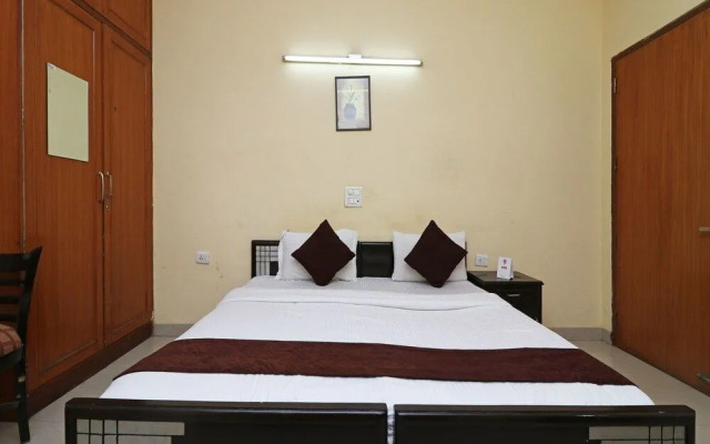 Divine Inn by OYO Rooms