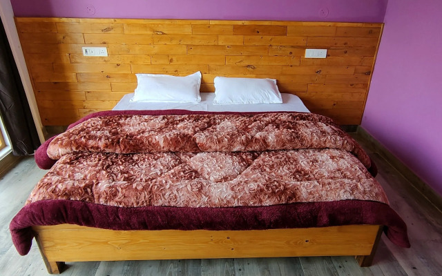 Flyscape Hostel