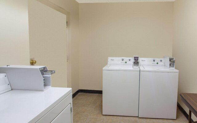 Knights Inn - Lithonia