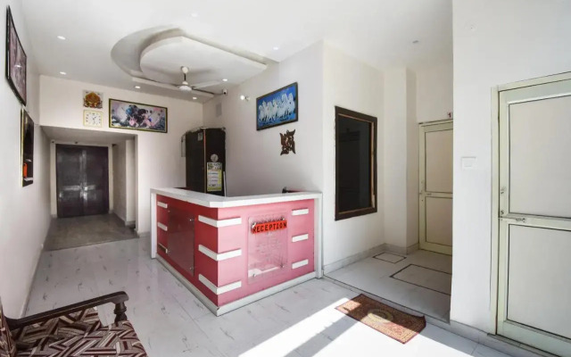 Oyo Flagship 71698 Gangotri Guest House