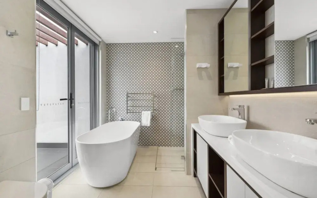 Bright & Modern 3-bed Townhouse in Rosebery