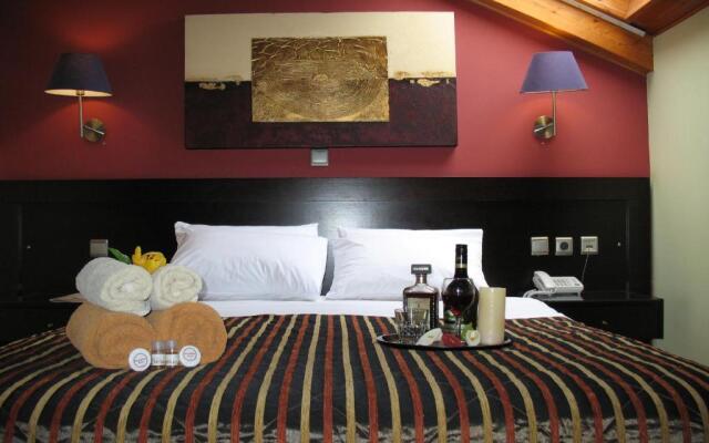 Hotel Prigipikon Suites And sofites