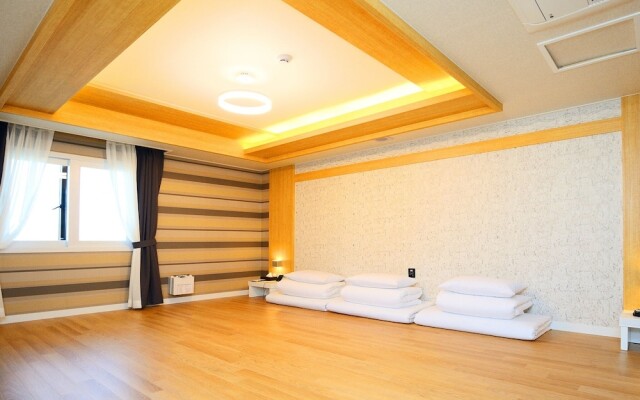 Yeonggwang The One Hotel